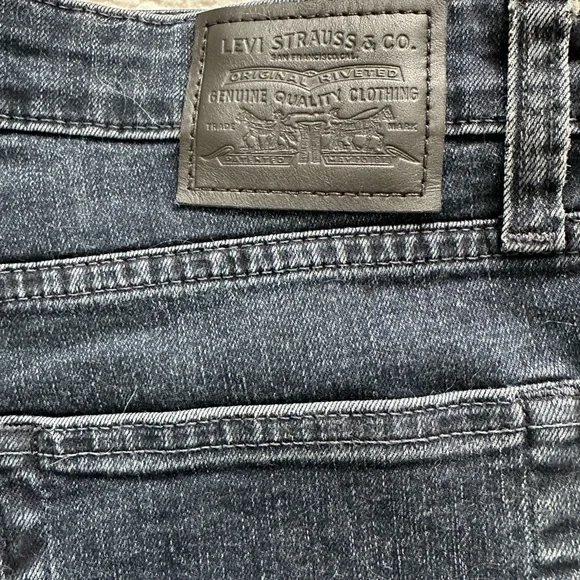 Levi's 725 Slit Bootcut Jeans - Picture 12 of 13